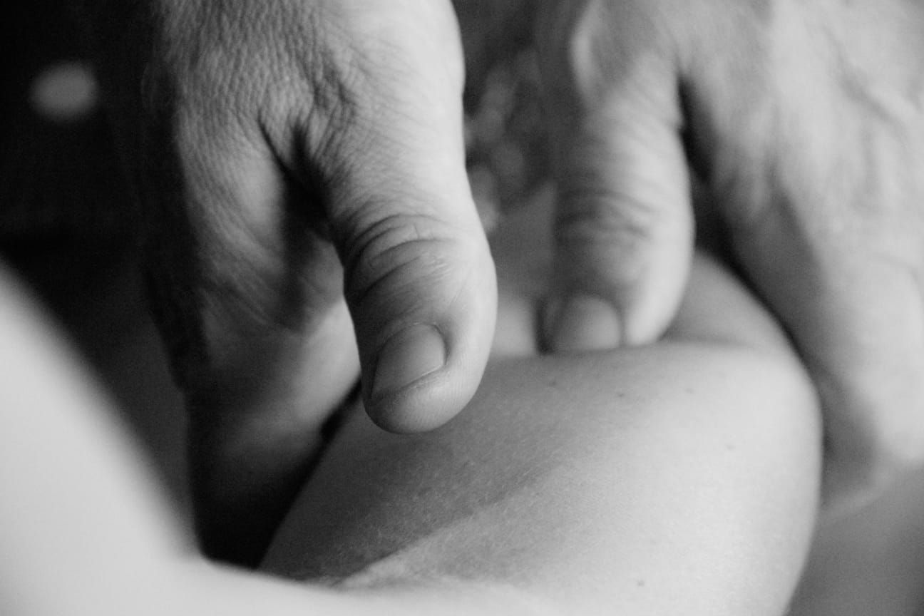 un massage de bras