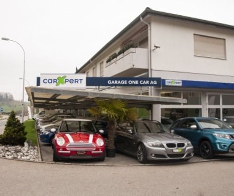 One Car AG - Carport der Garage One Car AG mit verschiedenen Gebrauchtwagen
