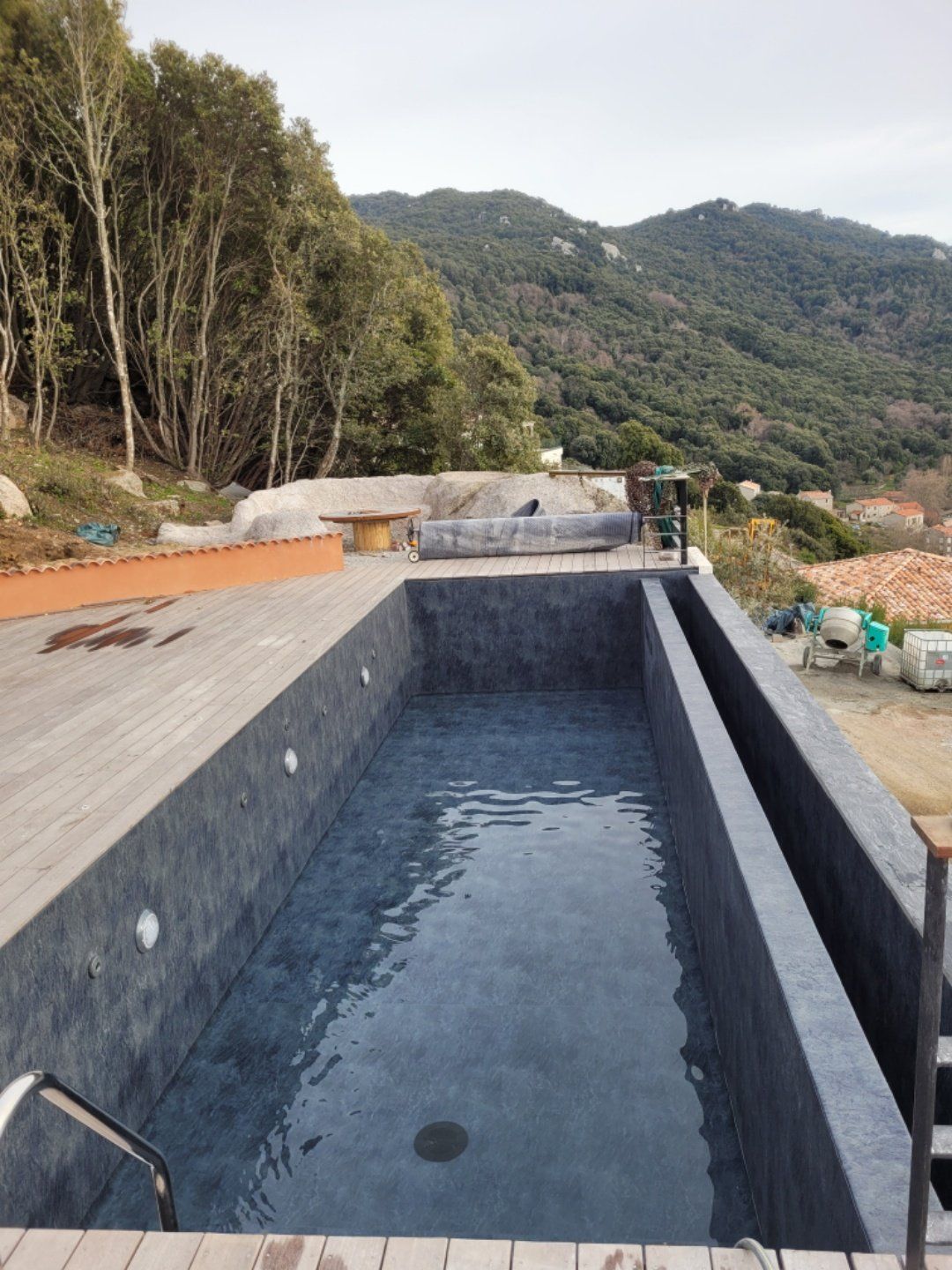 Piscine mise en eau après changement de revêtement