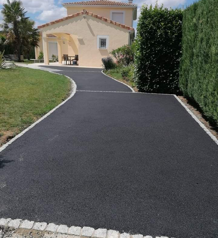 Allée de garage en enrobés