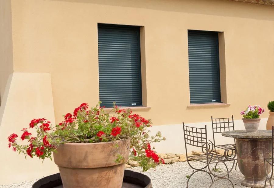 Volets roulants gris