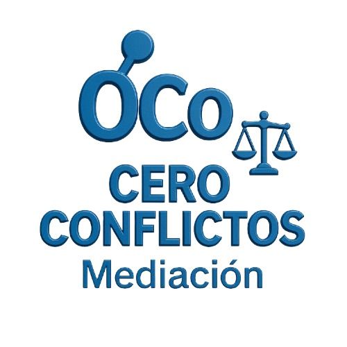 El logo de oco cero conflictos mediacion tiene una balanza de justicia.