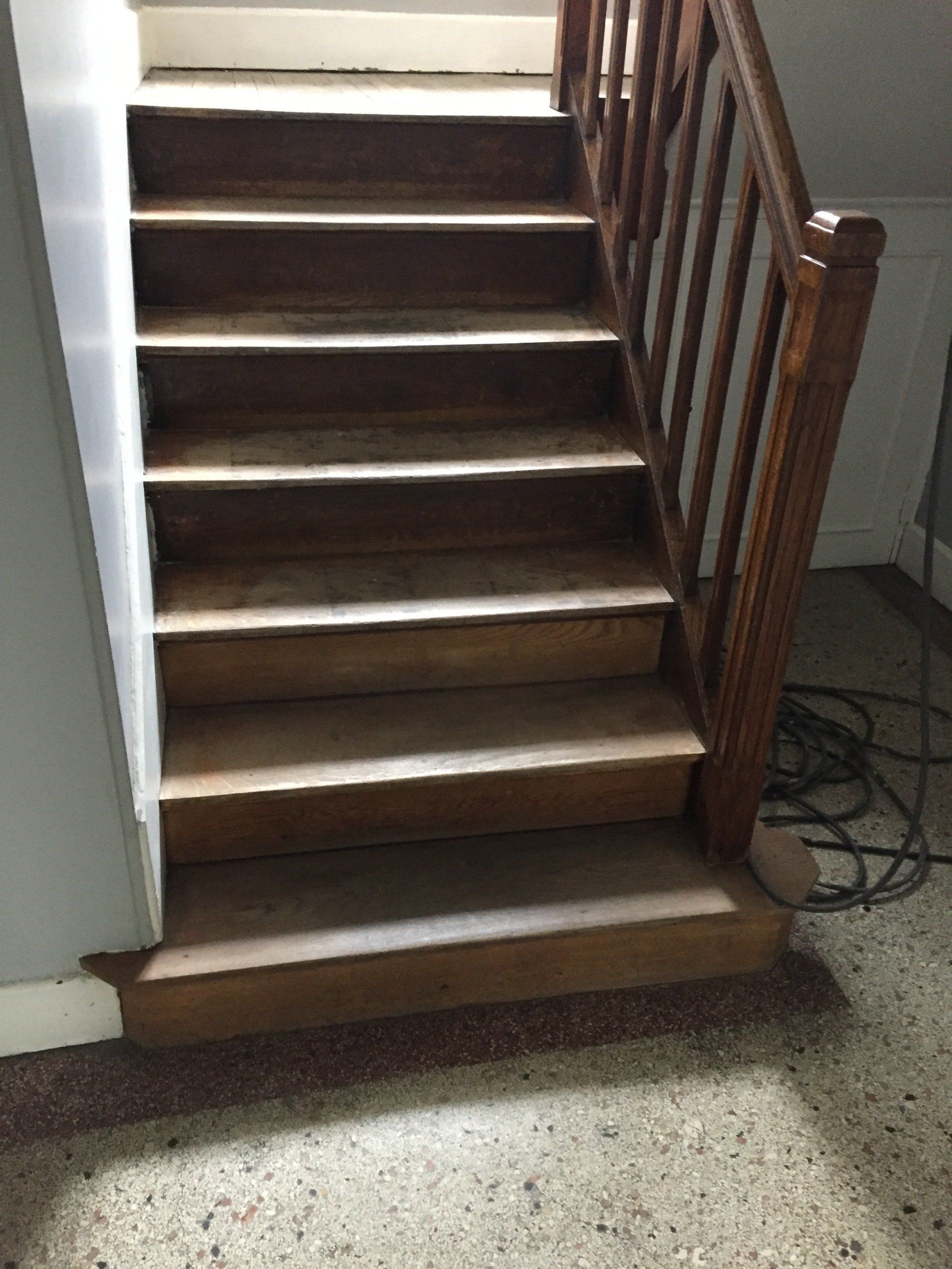 Avant ponçage escalier