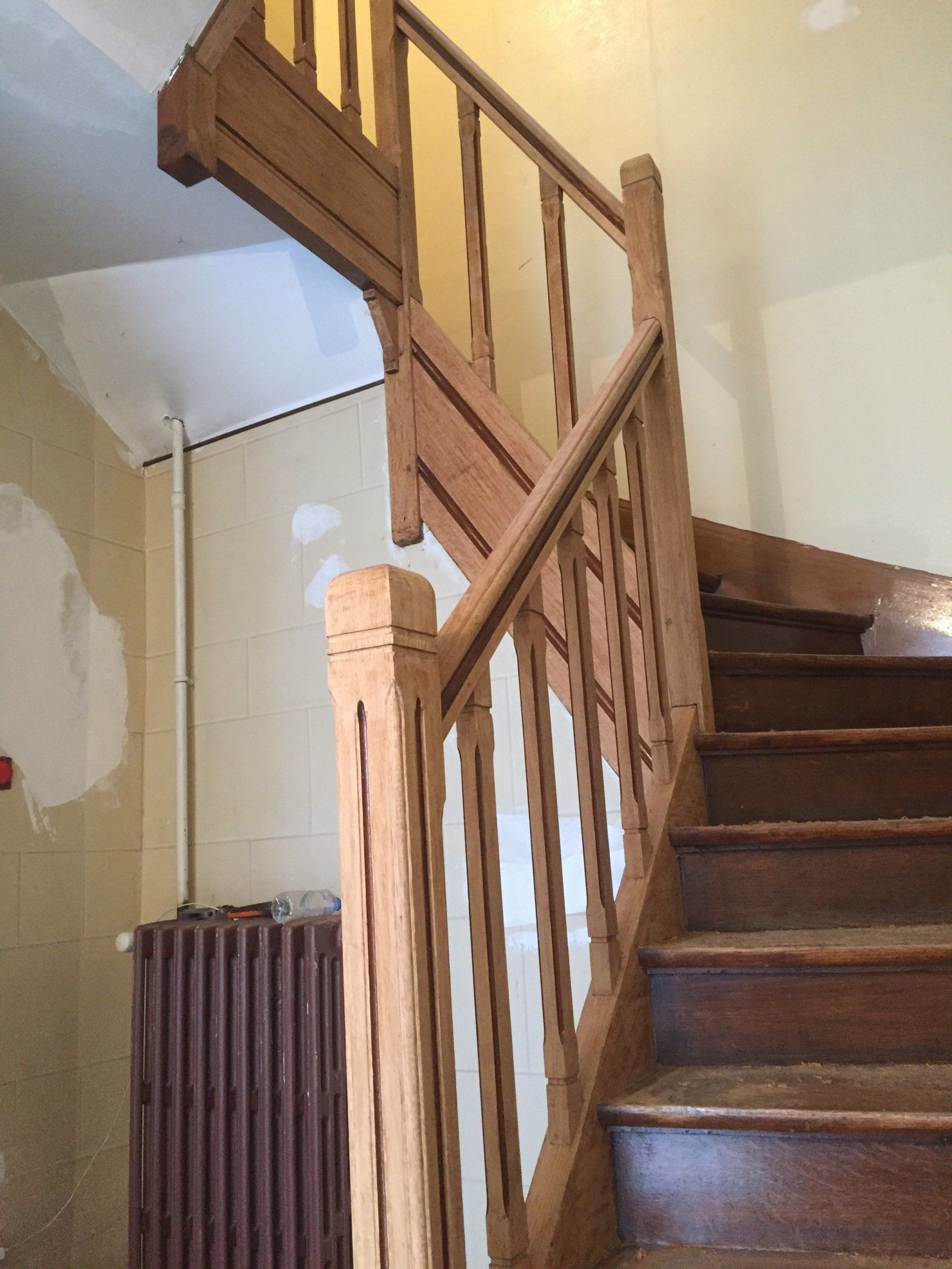 Ponçage d'escalier - avant