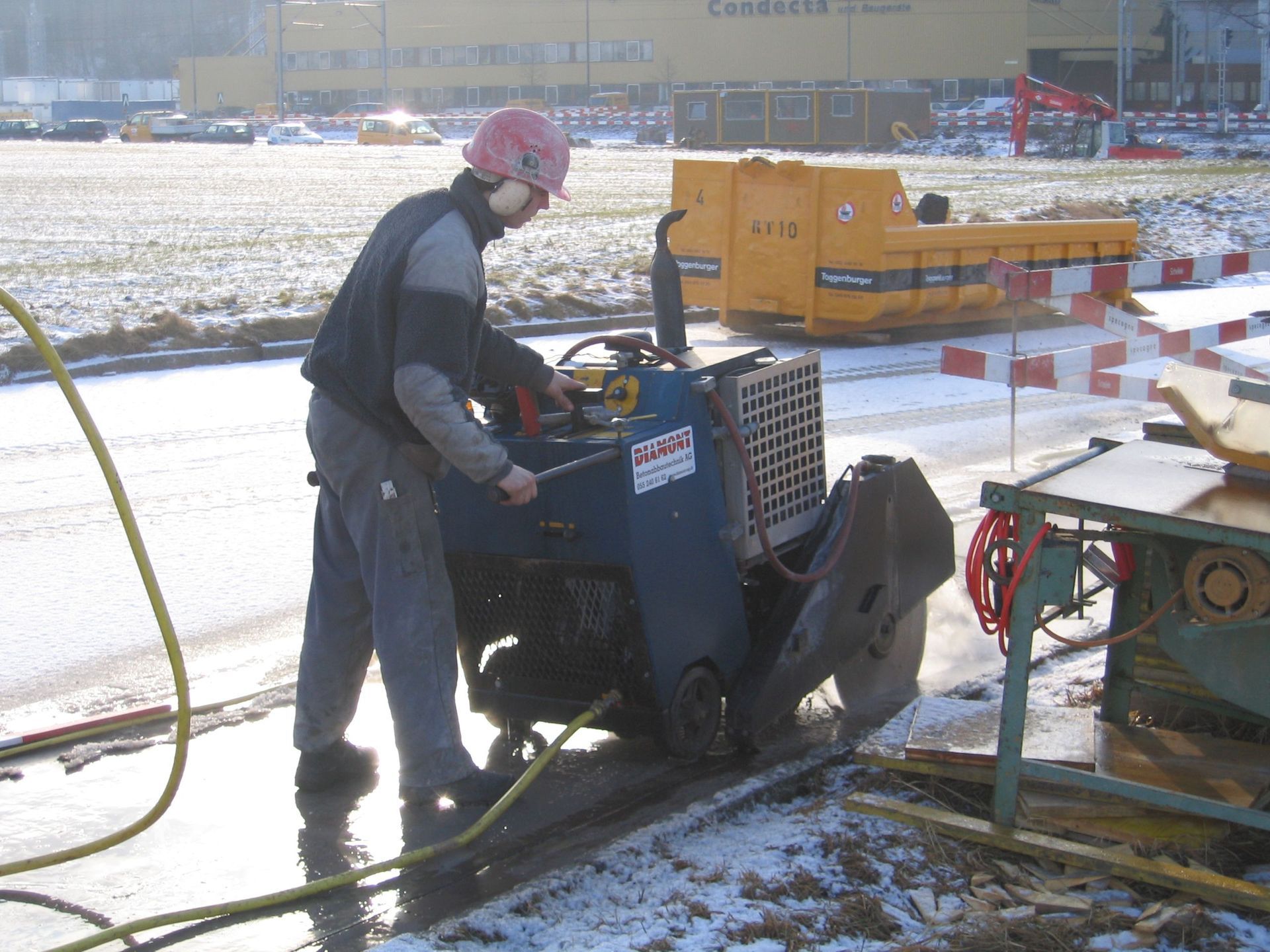 Betonbohren1 - DIAMONT Betonabbautechnik AG
