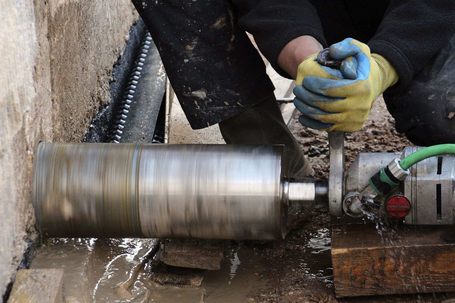 Betonbohren1 - DIAMONT Betonabbautechnik AG