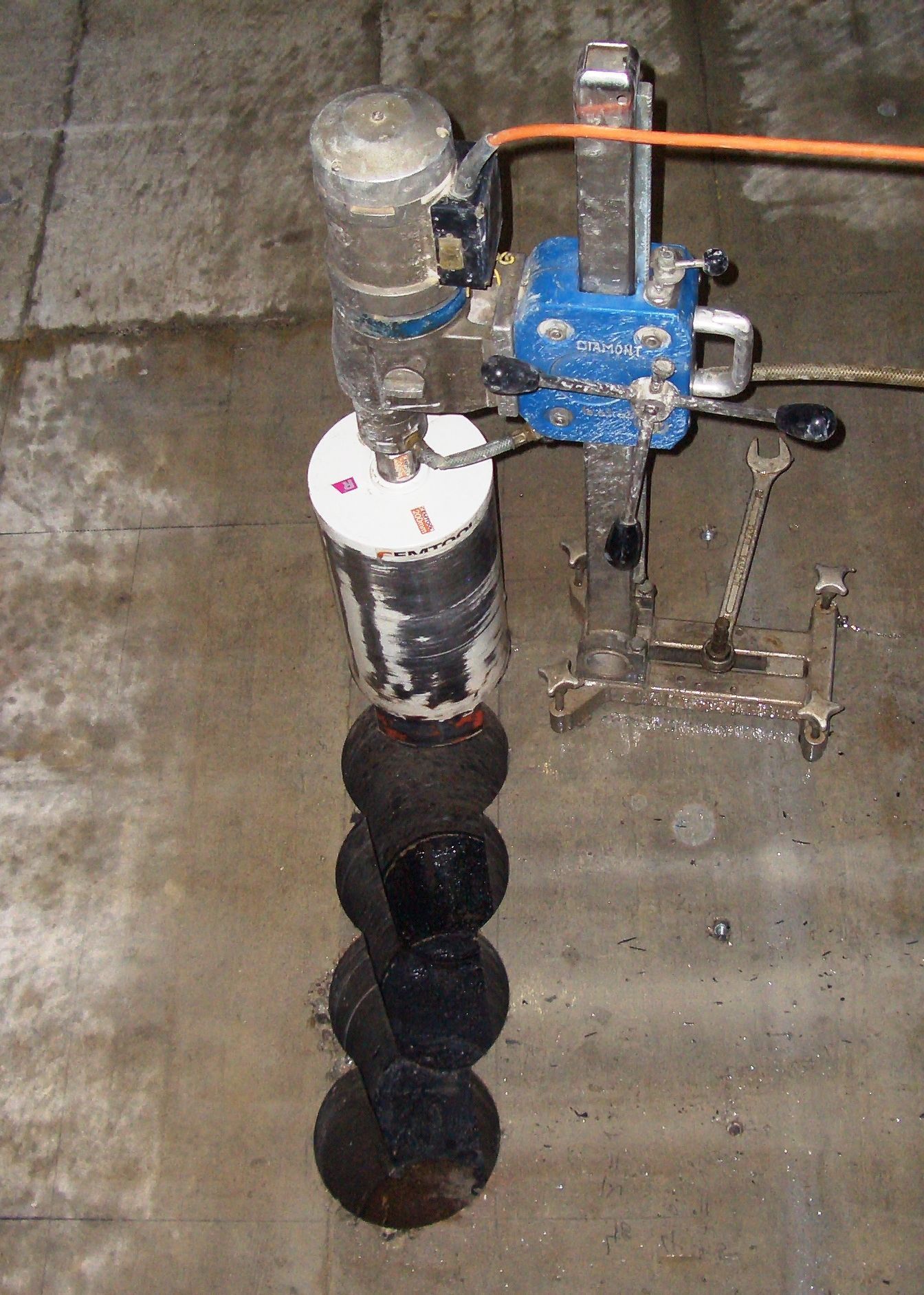 Betonbohren1 - DIAMONT Betonabbautechnik AG