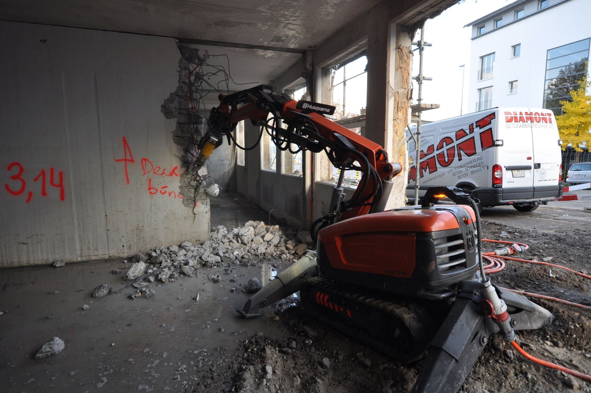 Betonbohren1 - DIAMONT Betonabbautechnik AG