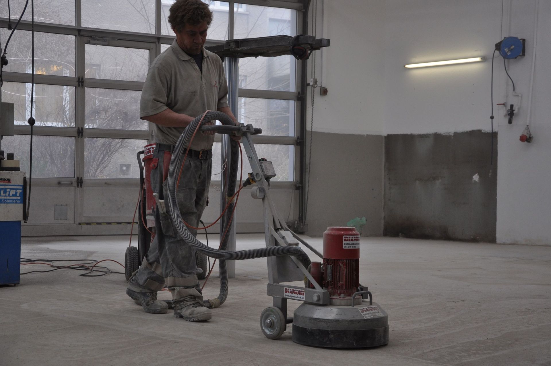 Betonbohren1 - DIAMONT Betonabbautechnik AG