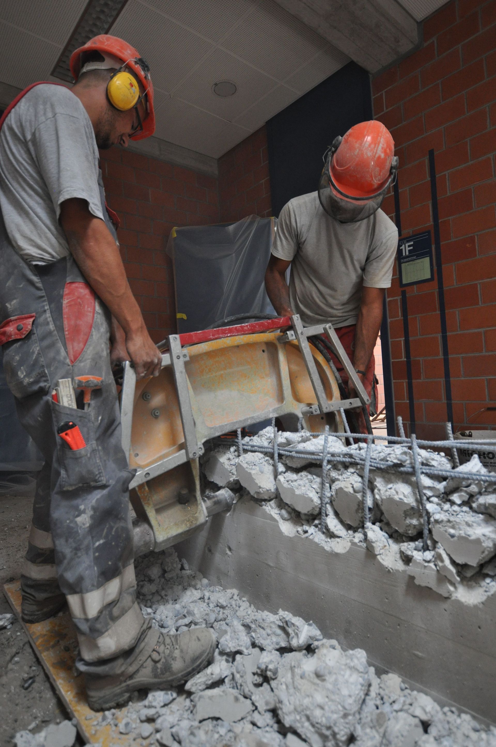 Betonbohren1 - DIAMONT Betonabbautechnik AG