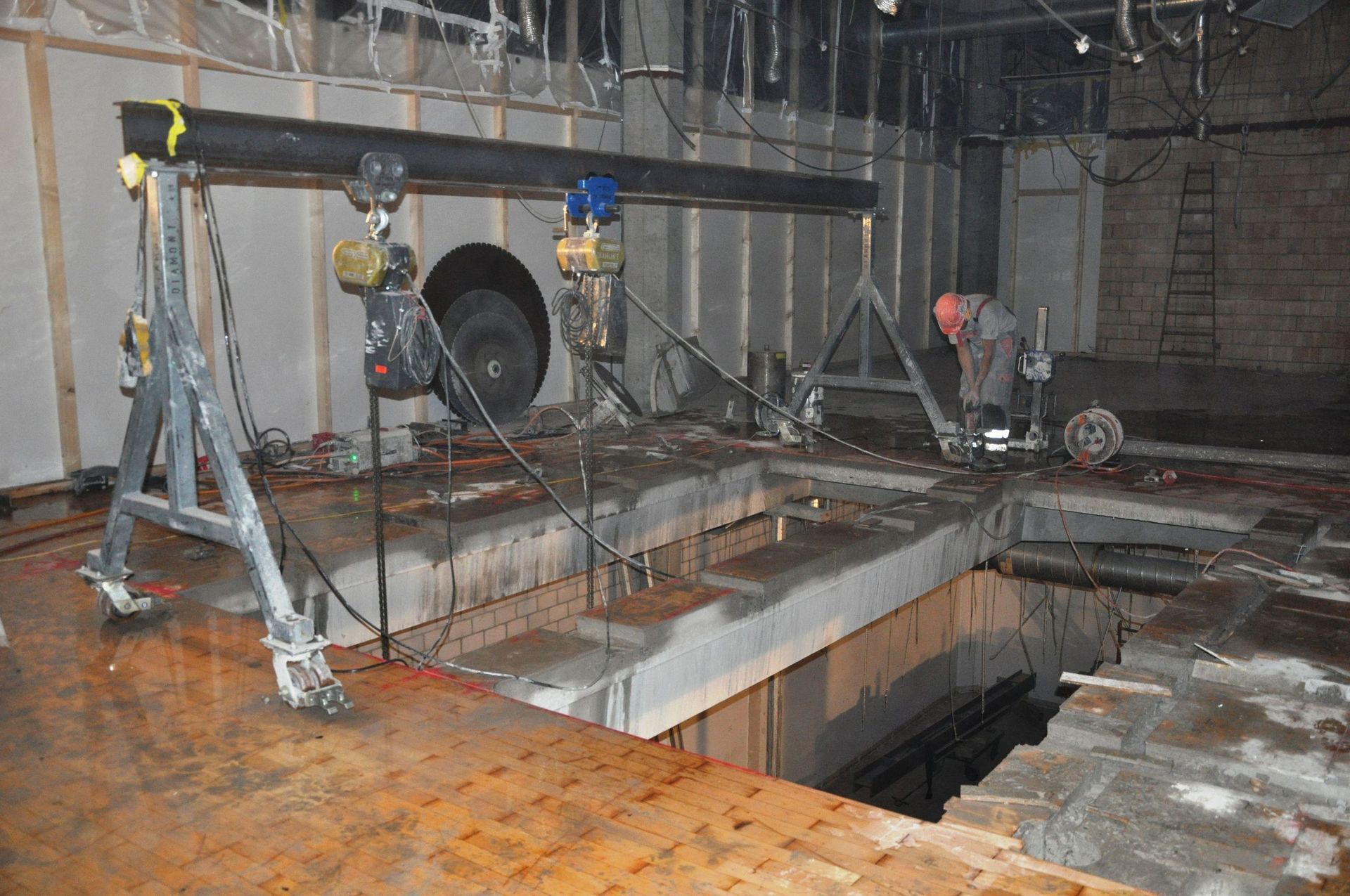 Betonbohren1 - DIAMONT Betonabbautechnik AG