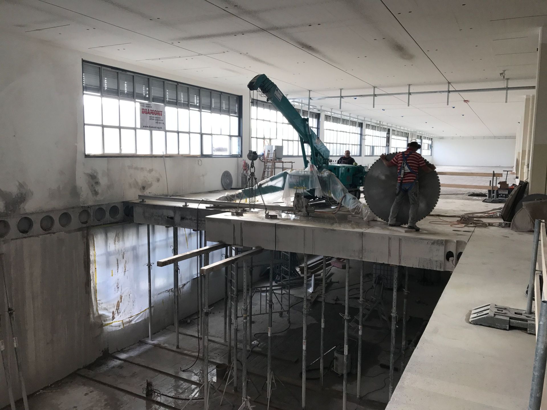 Betonbohren1 - DIAMONT Betonabbautechnik AG