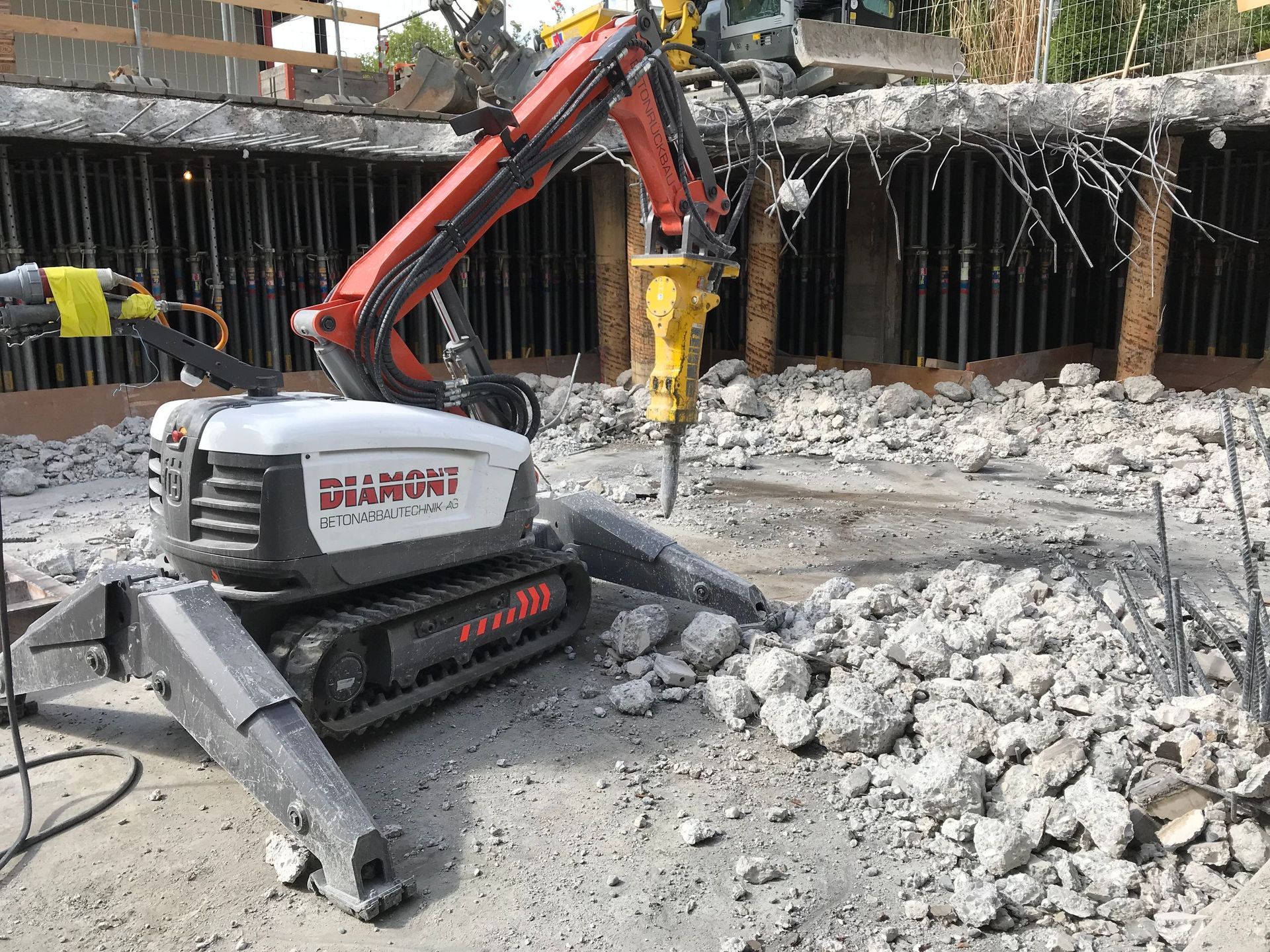 Betonbohren1 - DIAMONT Betonabbautechnik AG