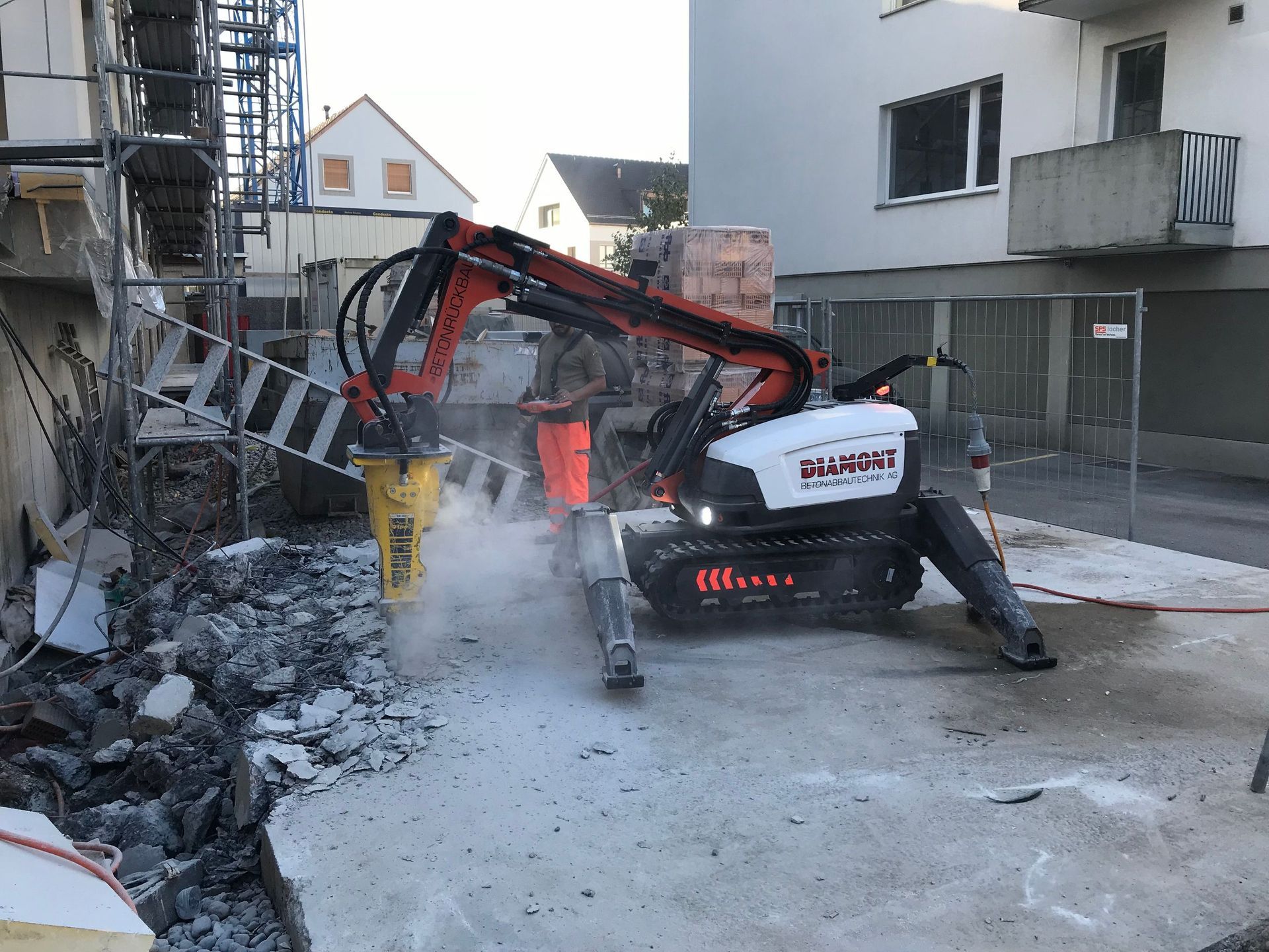 Betonbohren1 - DIAMONT Betonabbautechnik AG