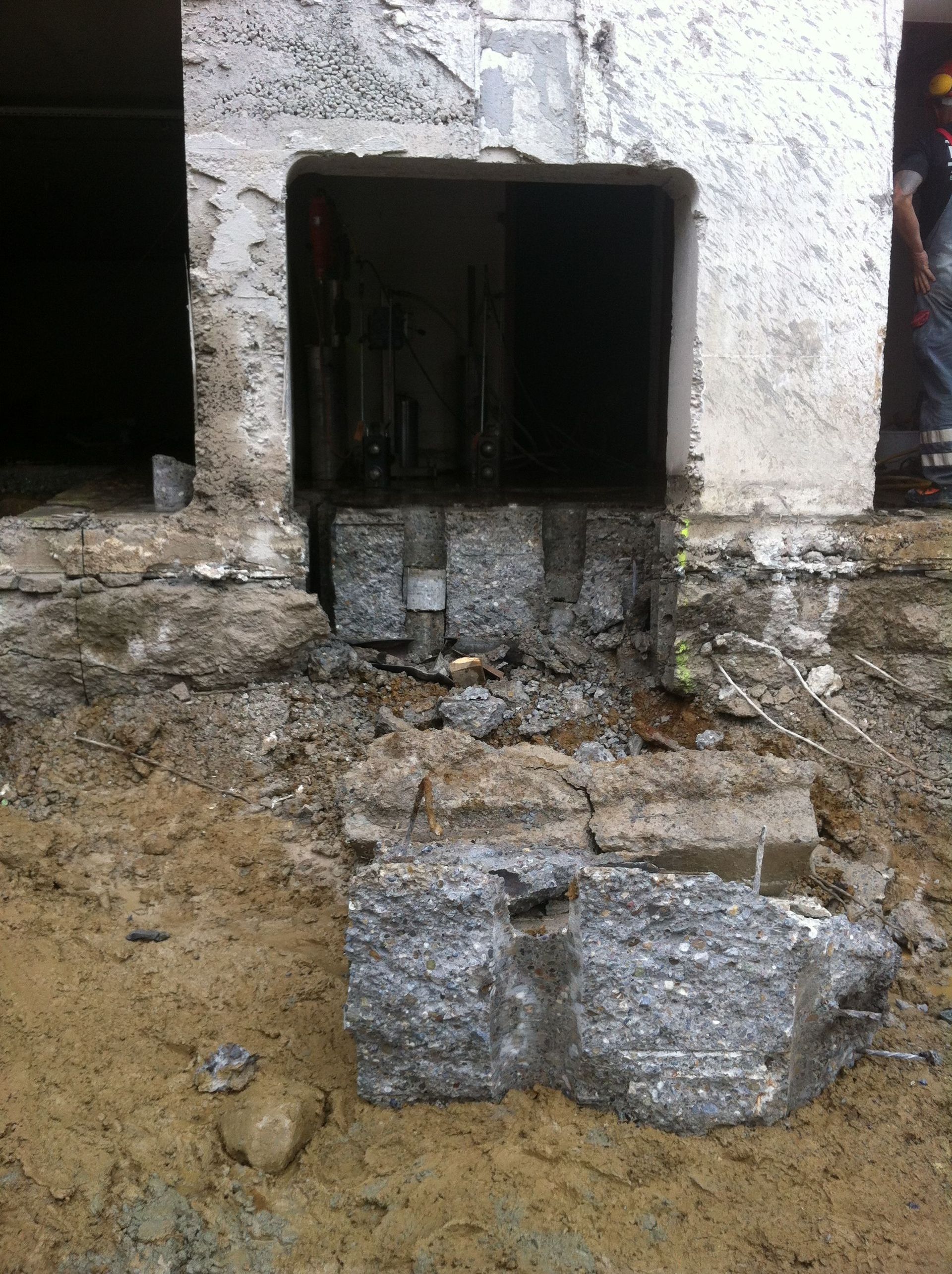 Betonbohren1 - DIAMONT Betonabbautechnik AG