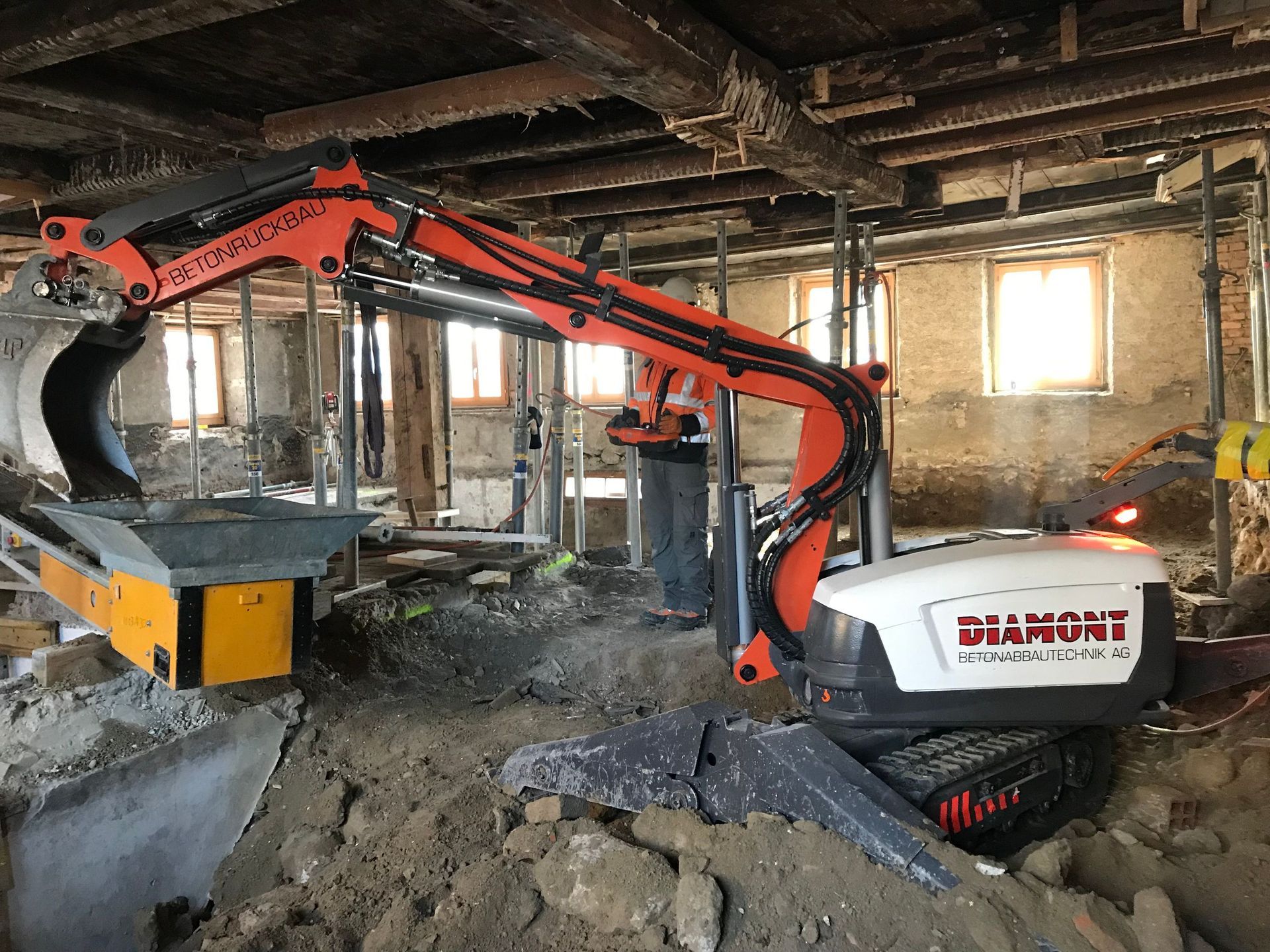 Betonbohren1 - DIAMONT Betonabbautechnik AG