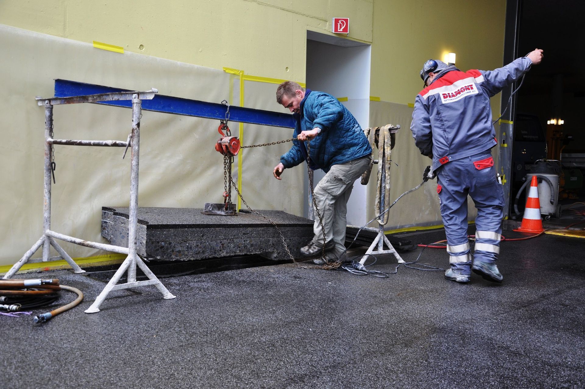 Betonbohren1 - DIAMONT Betonabbautechnik AG