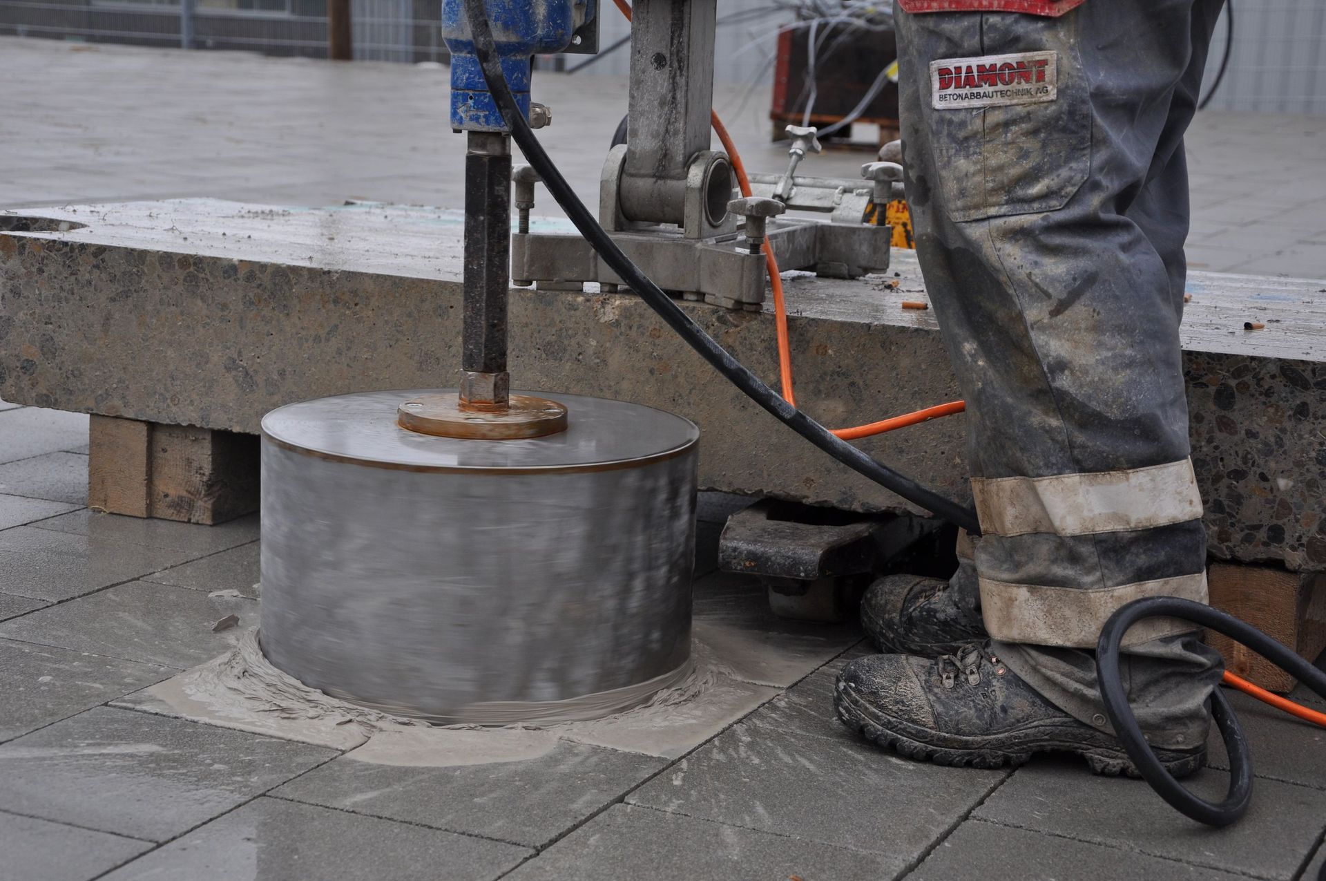 Betonbohren1 - DIAMONT Betonabbautechnik AG