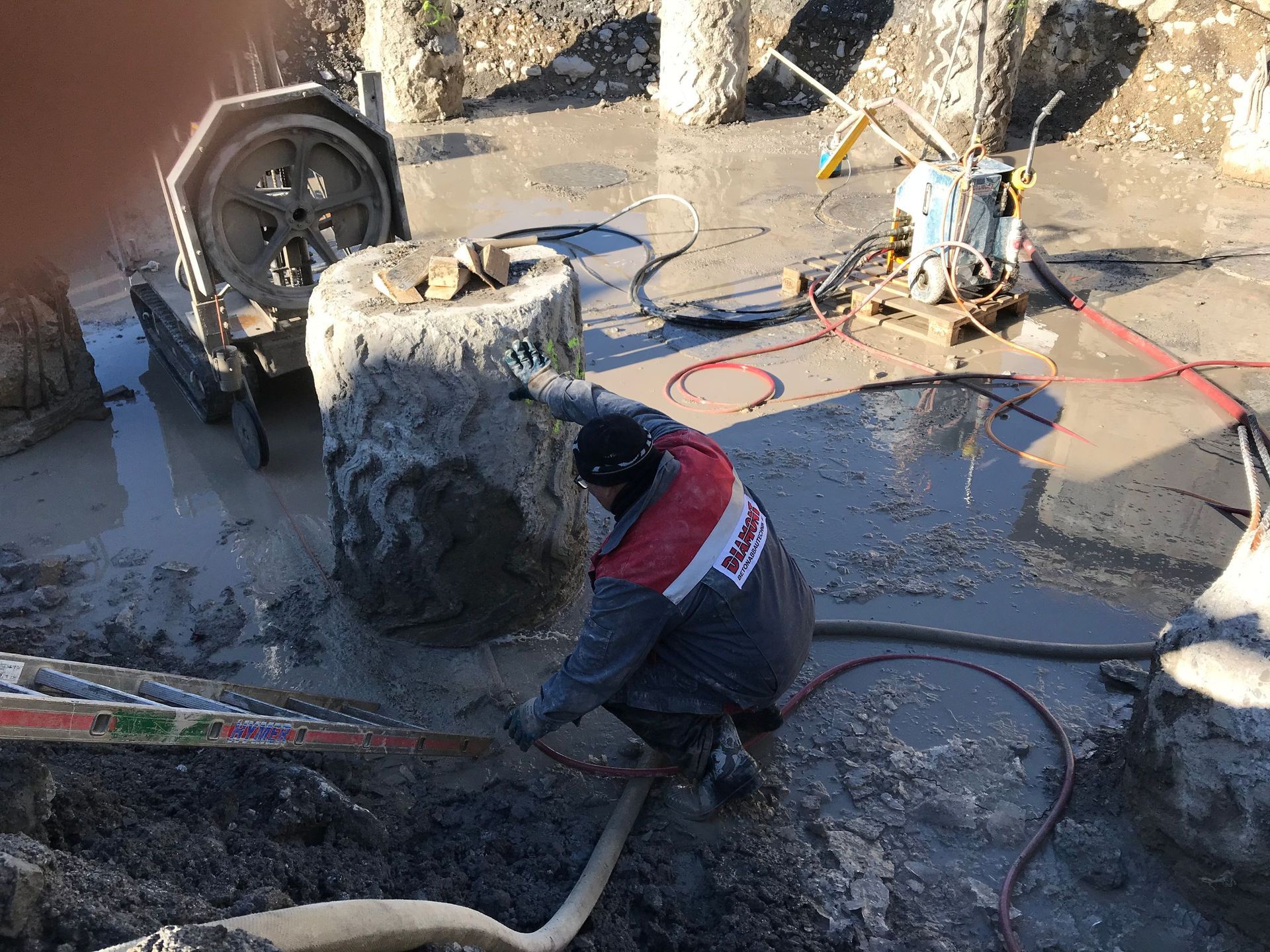 Betonbohren1 - DIAMONT Betonabbautechnik AG