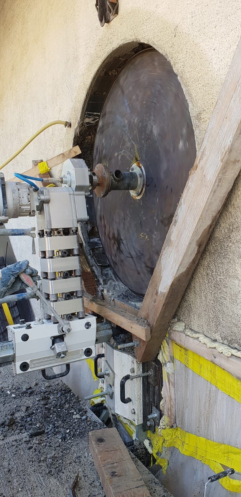 Betonbohren1 - DIAMONT Betonabbautechnik AG