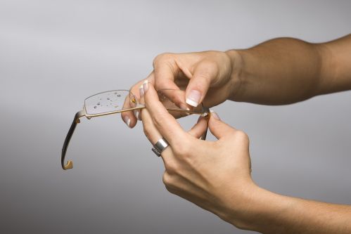 Optikergeschäft - Brillenpflege - Pochon Optik GmbH - Gümligen (BE)