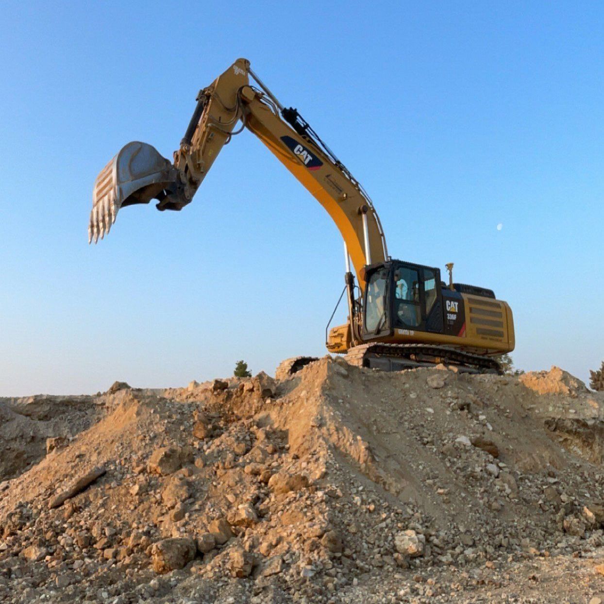 Location de pelle à chenille avec chauffeur