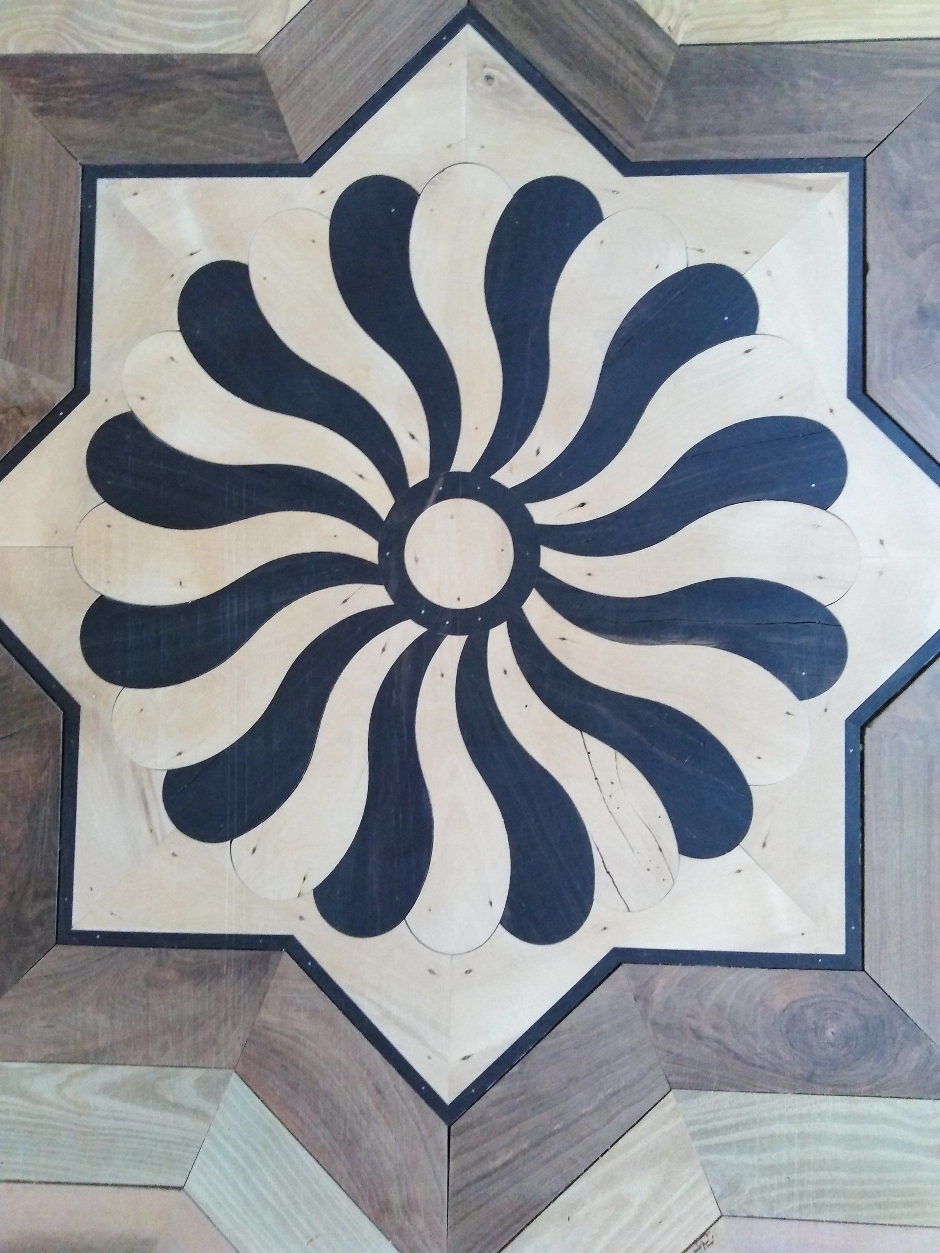 Décoration sur parquet