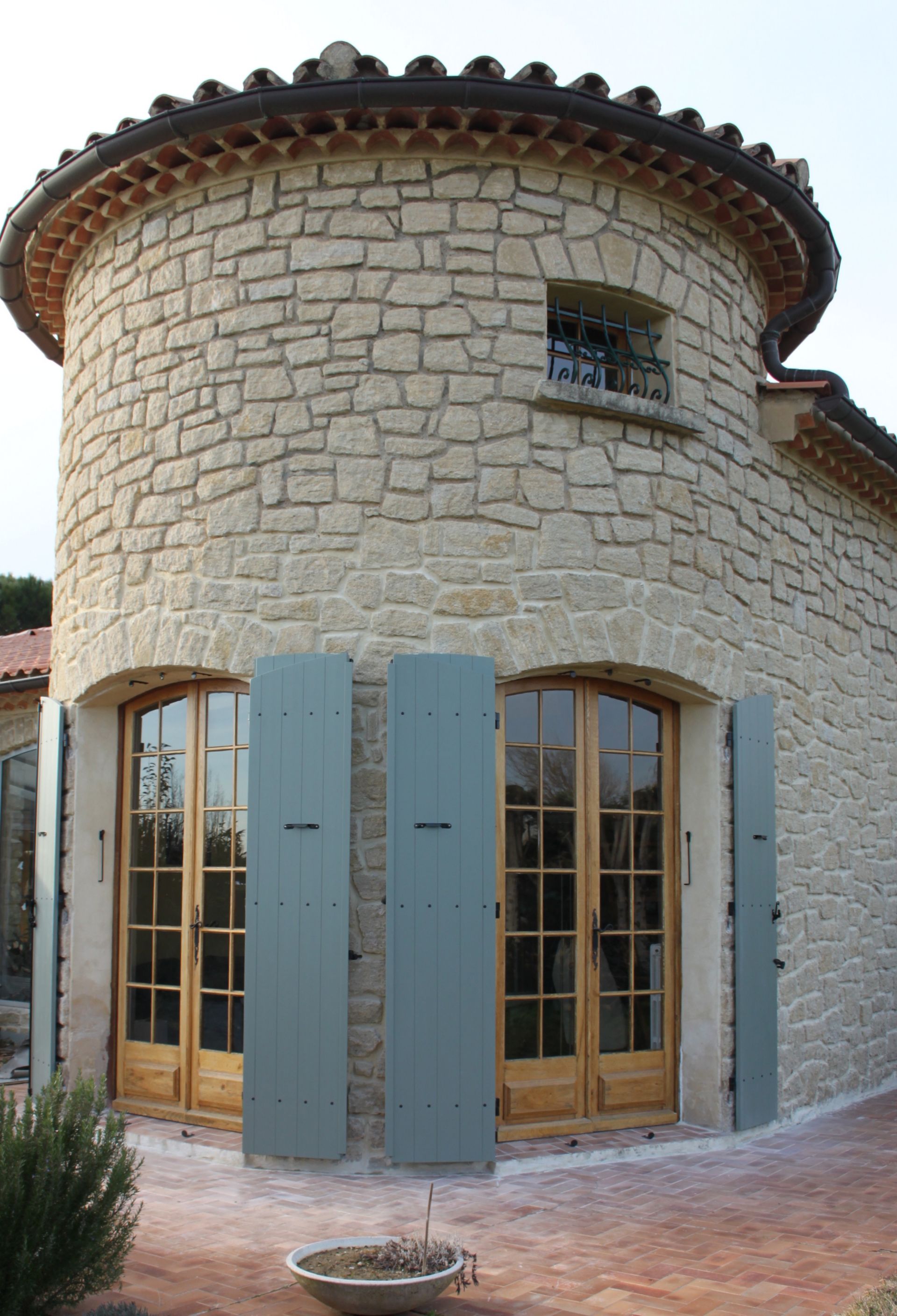 Rénovation de volets battants avec mise en peinture