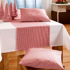 Tischwäsche gefaltet weiß-rot kariert