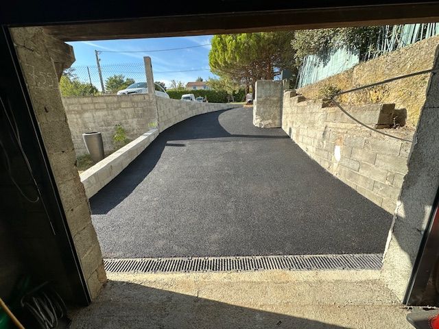 Chemin d'accès à un garage