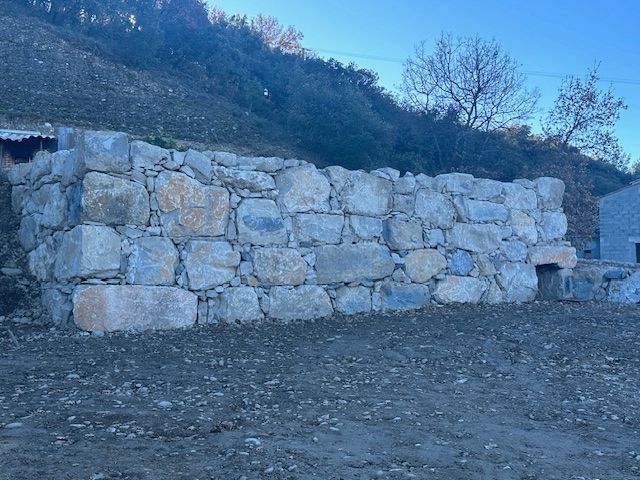 Création d'un mur de pierres