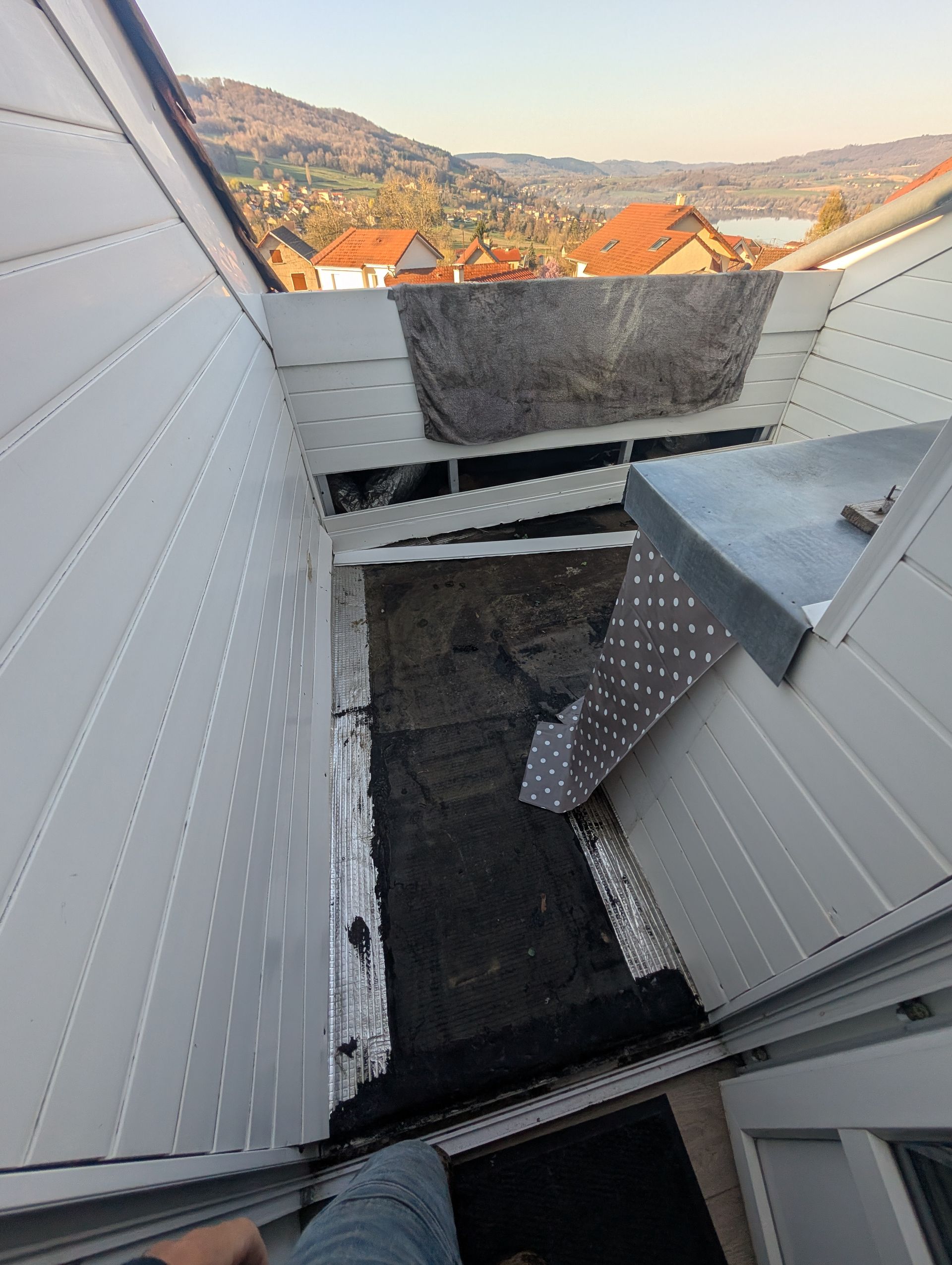 Petites réparations de toiture : avant.