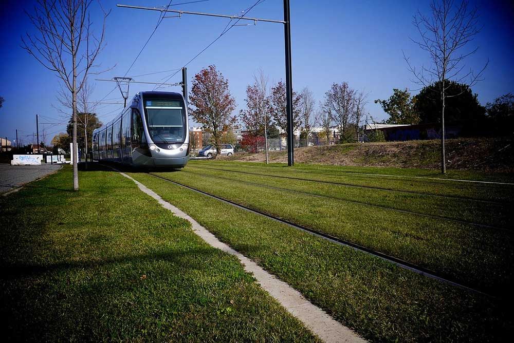 Tramway circulant à Toulouse