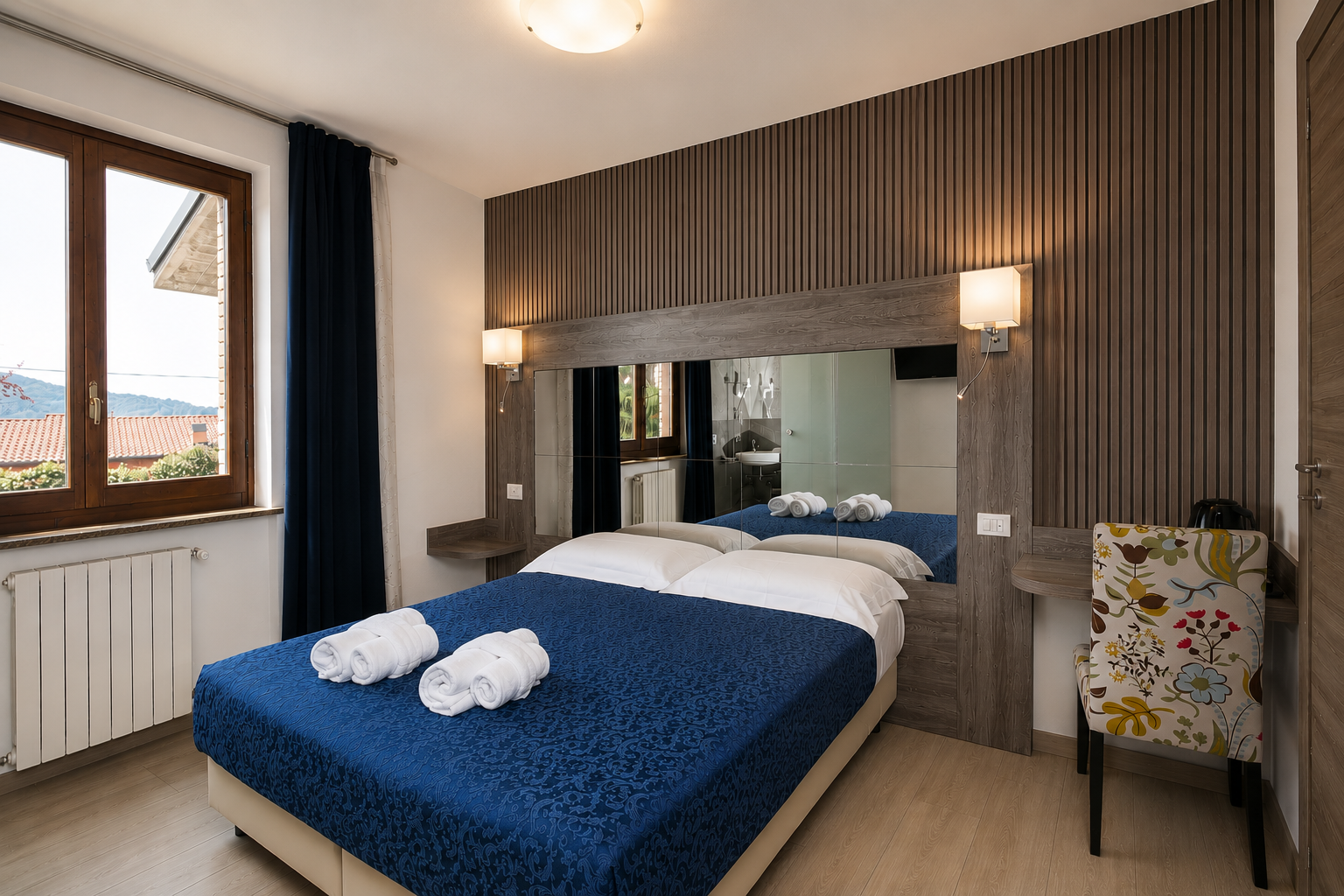 Standard
Sleeps 2 people | 15 m2 | 1 x Double Bed | 2 x Single Bed