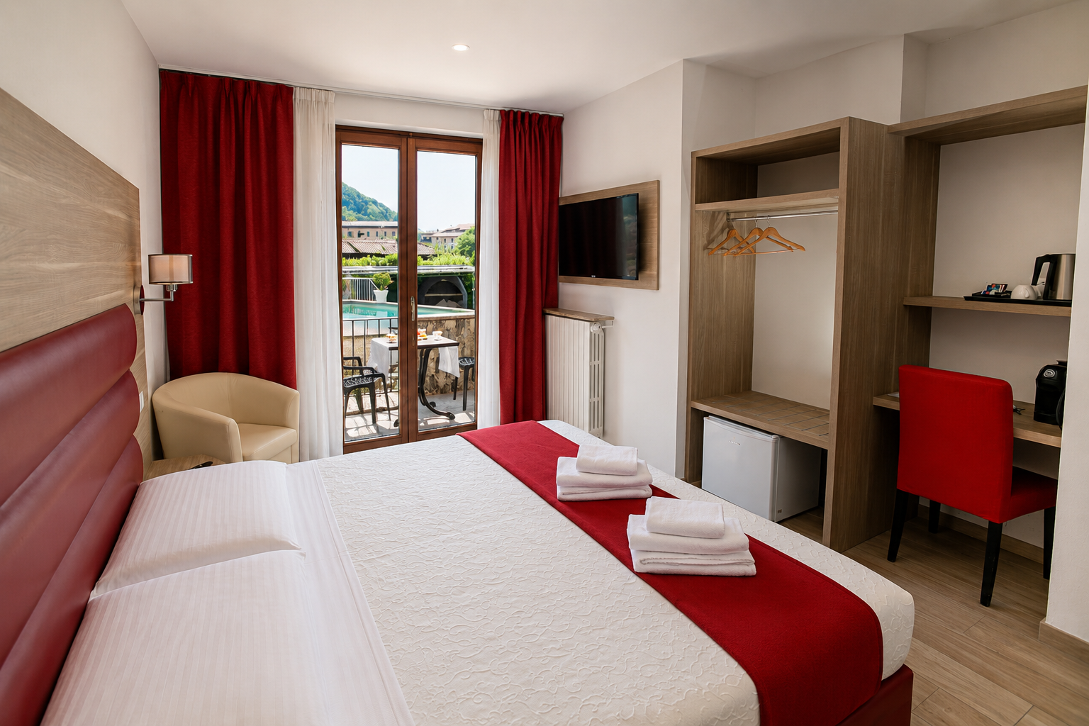 Superior Plus
Sleeps 3 people | 19 m2 | 1 x Double Bed | 2 x Single Bed