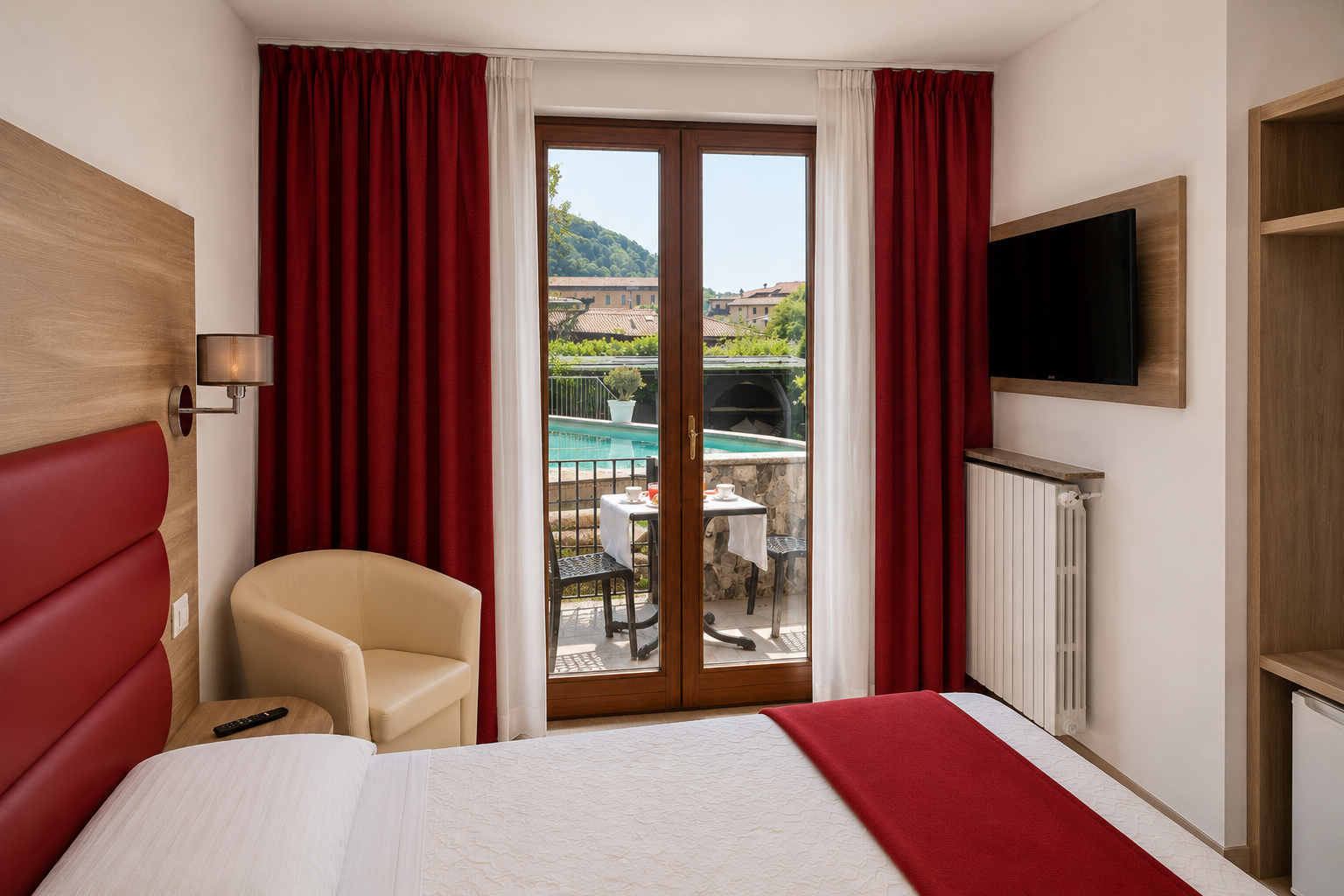 Superior Plus
Sleeps 3 people | 19 m2 | 1 x Double Bed | 2 x Single Bed