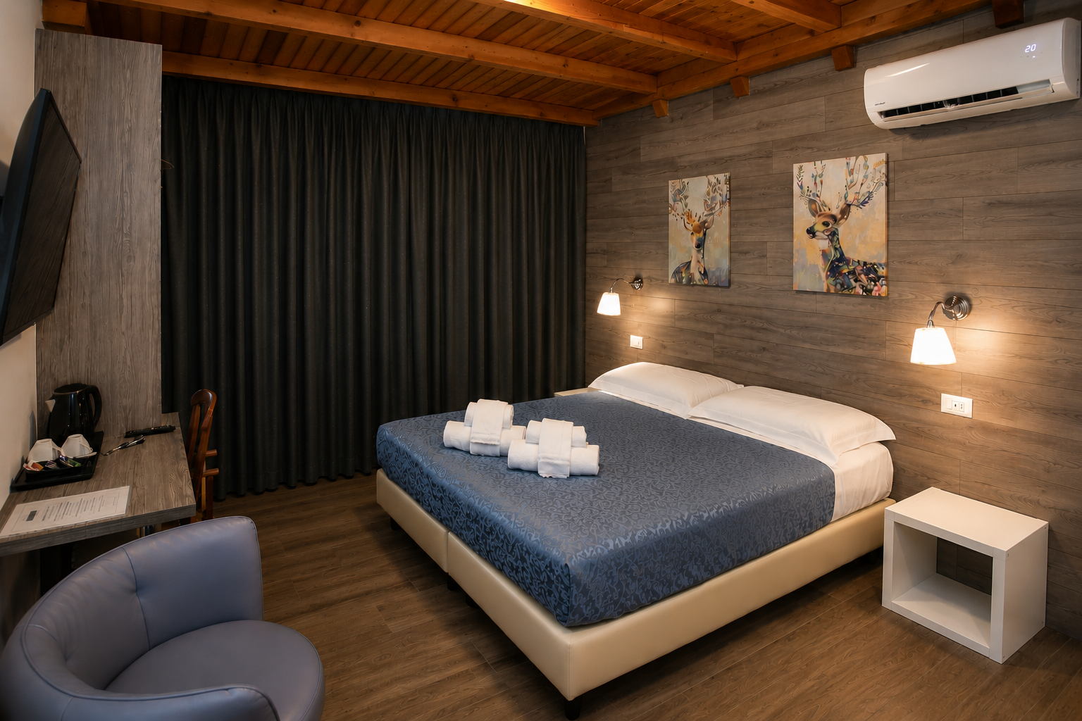 Standard
Sleeps 2 people | 15 m2 | 1 x Double Bed | 2 x Single Bed
