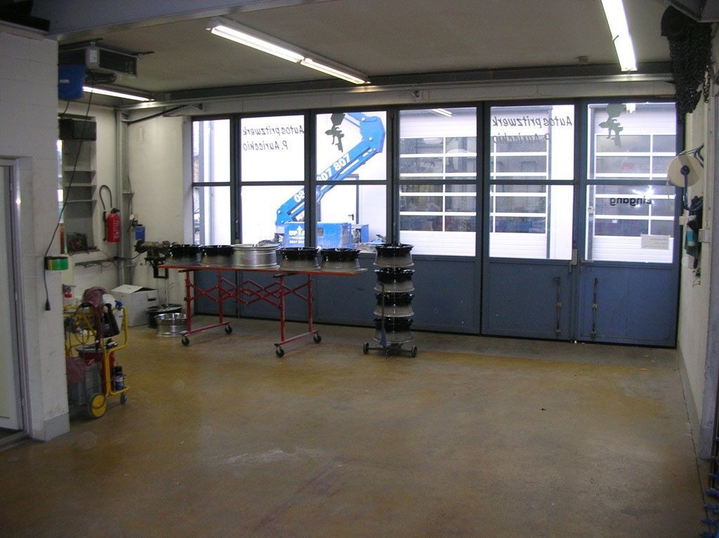 Autospritzwerk Auricchio - Dübendorf