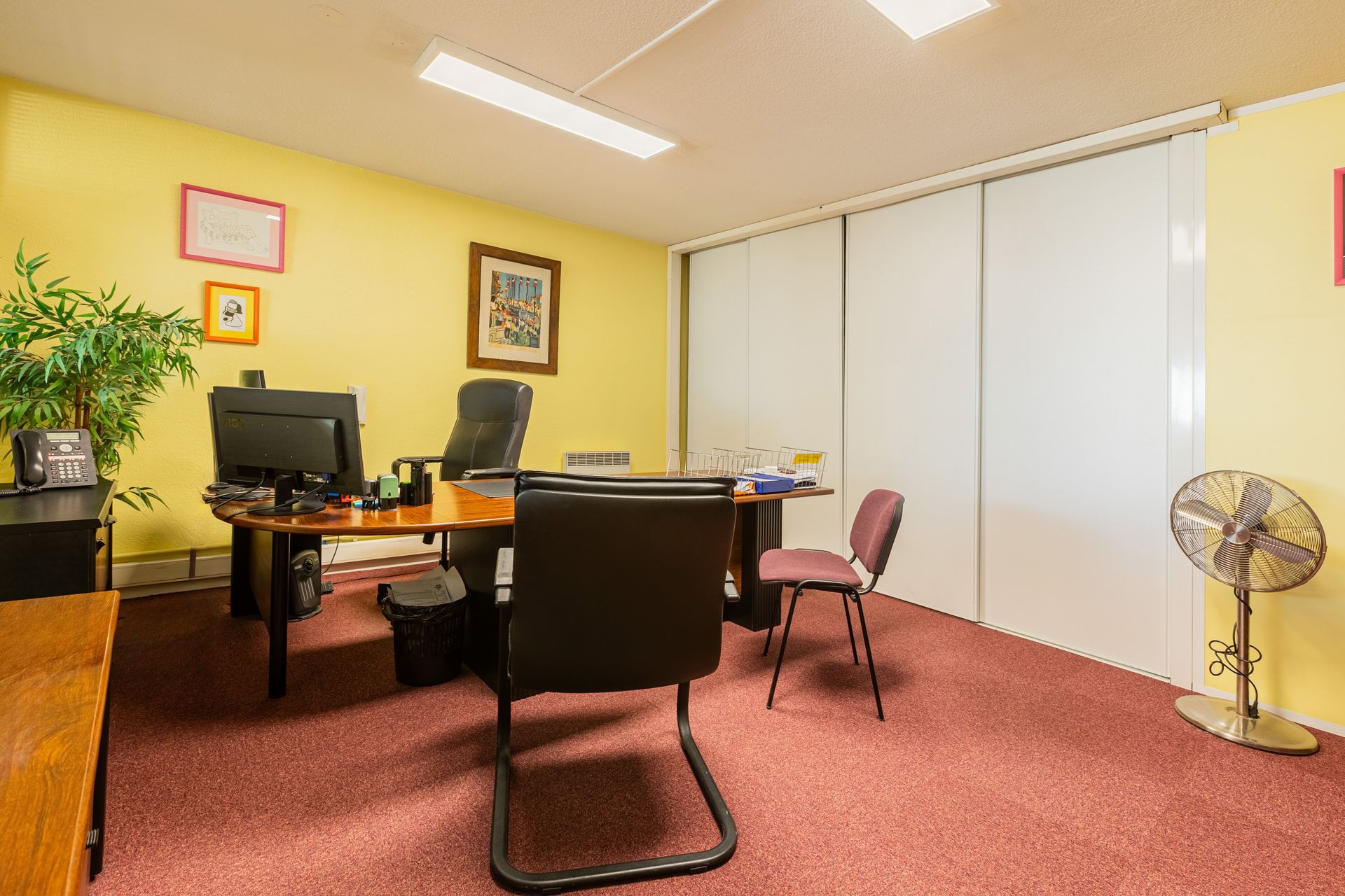 Intérieur de l'office notarial.
