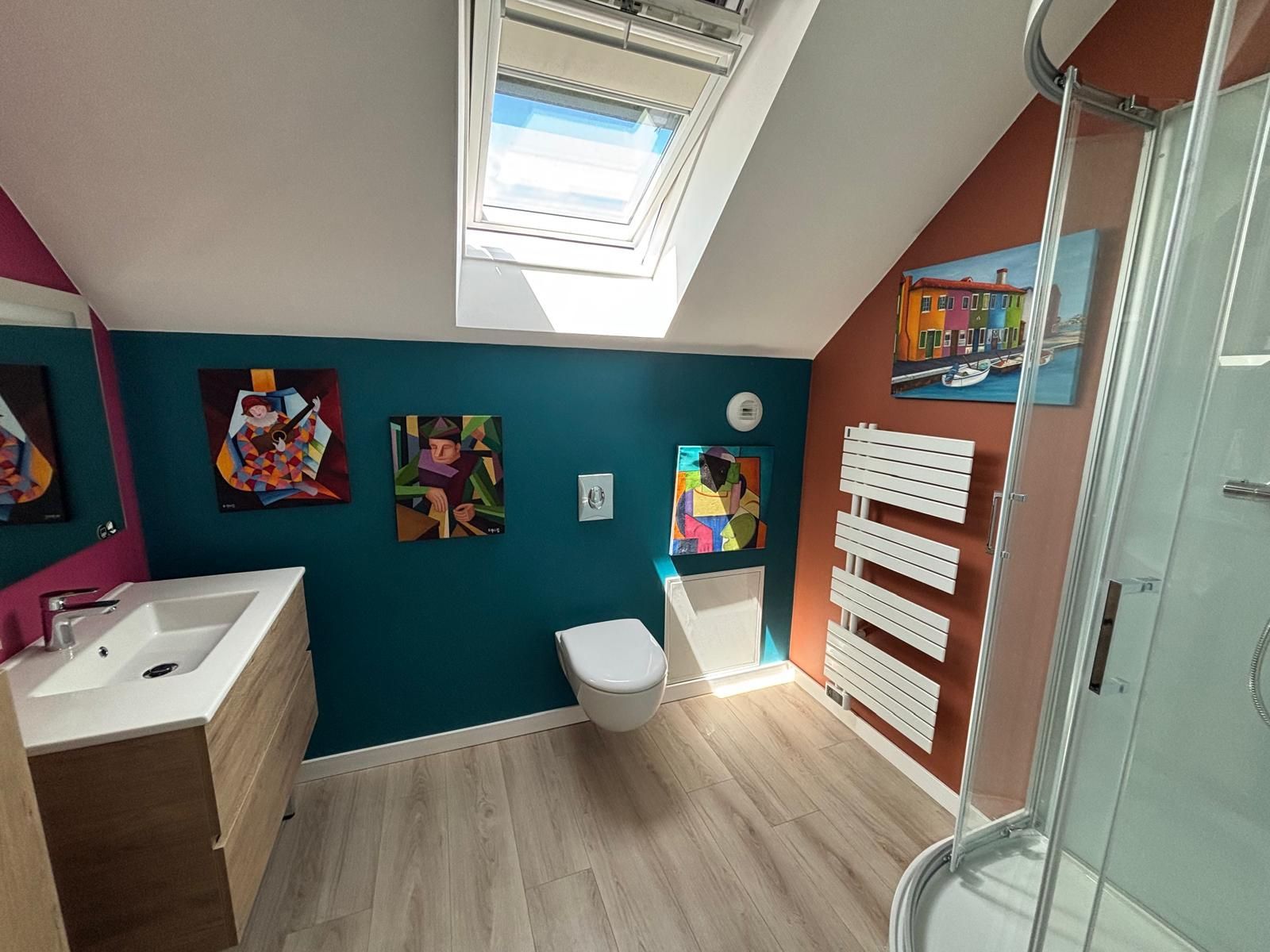 Des combles convertis en salle de bains : après