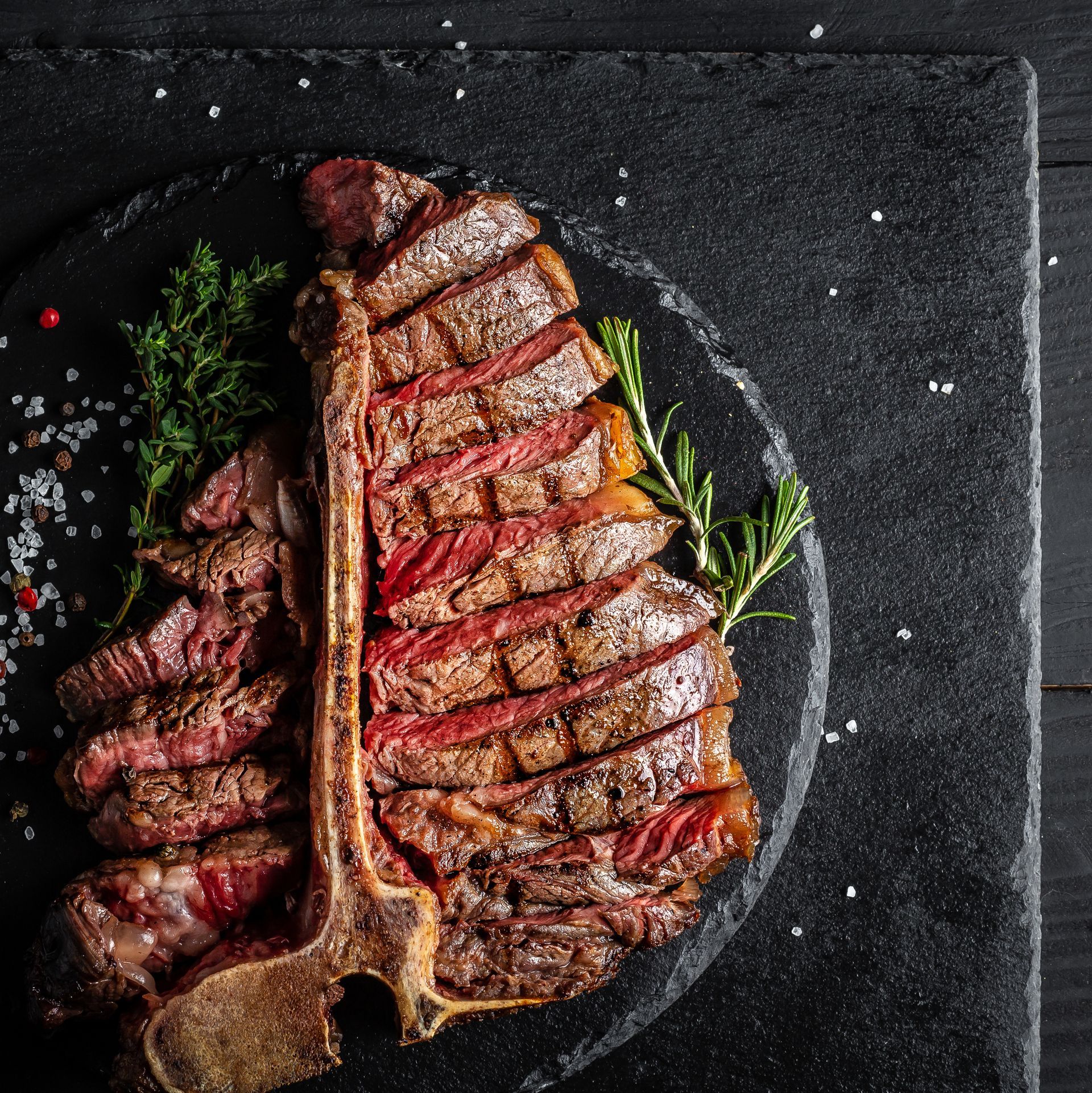 Photo d'une pièce de viande rouge