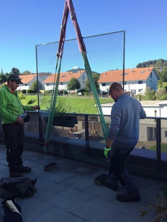 Remplacement d'un vitrage isolant avec la grue