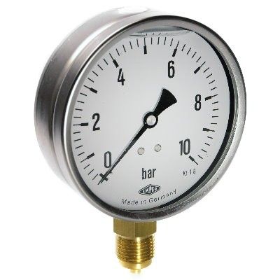 Druckmessgerät mit weißem Zifferblatt, schwarzen Zahlen und einer Nadel, die knapp unter die 1-bar-Marke zeigt. Die Anzeige erfolgt in Bar. Hergestellt in Deutschland.