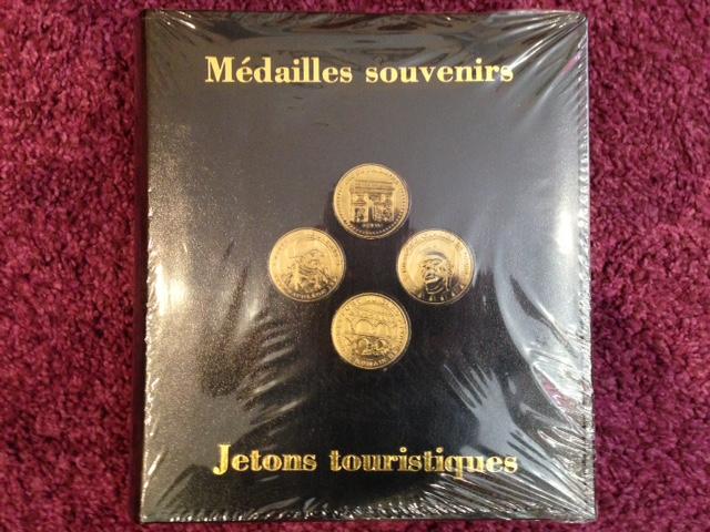 Album pour Médailles souvenirs et Jetons touristiques Ren'Collection à Rennes