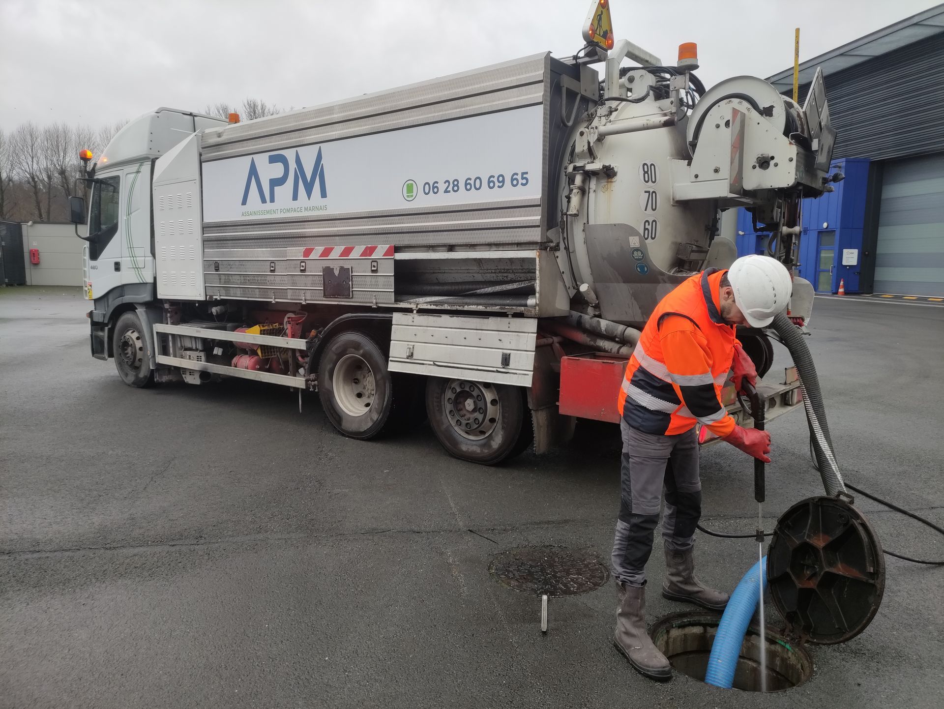 Un camion d'assainissement