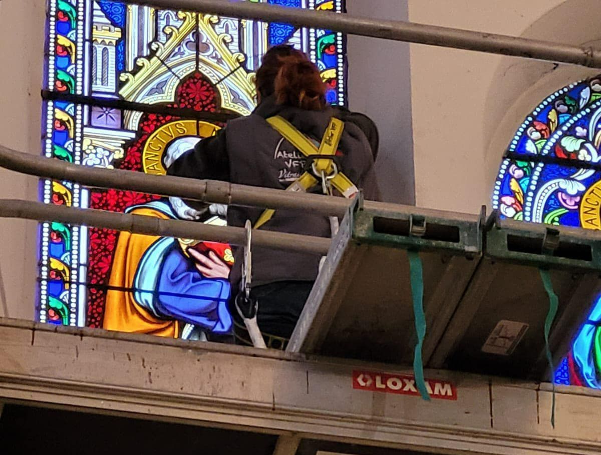 Restauration de vitrail en cours