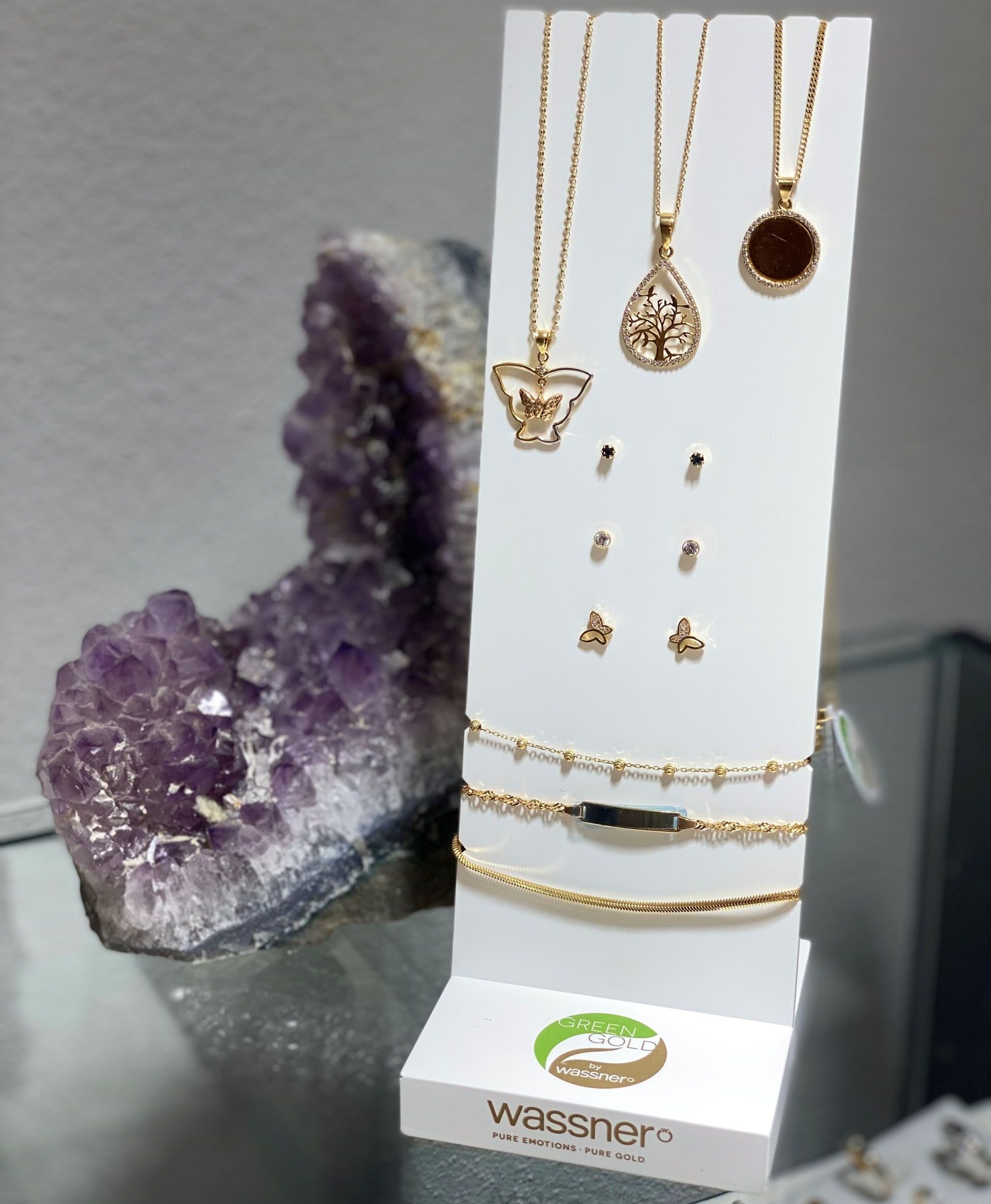 Schmuck Oase – goldene Elefantenbrosche