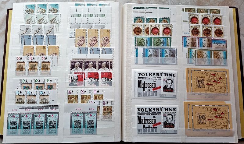 Platzhalter mit deutschem Text, der die Anzeige eines Bildes anbietet; Kontakt-E-Mail-Adresse angegeben.