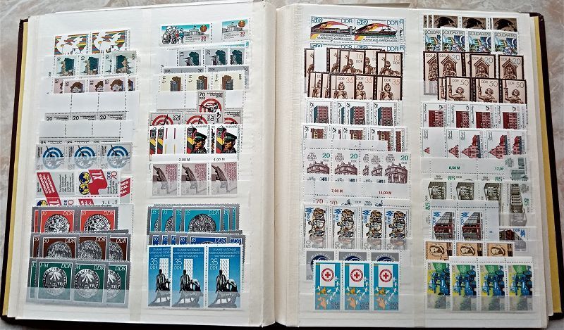 Platzhalter mit deutschem Text, der die Anzeige eines Bildes anbietet; Kontakt-E-Mail-Adresse angegeben.