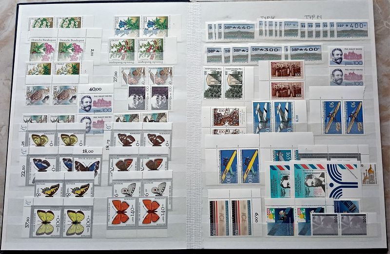 Platzhalter mit deutschem Text, der die Anzeige eines Bildes anbietet; Kontakt-E-Mail-Adresse angegeben.